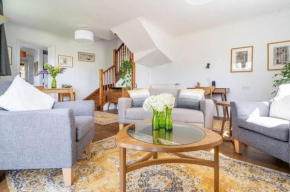 Swift Host 1 bed House Parking Lots of space